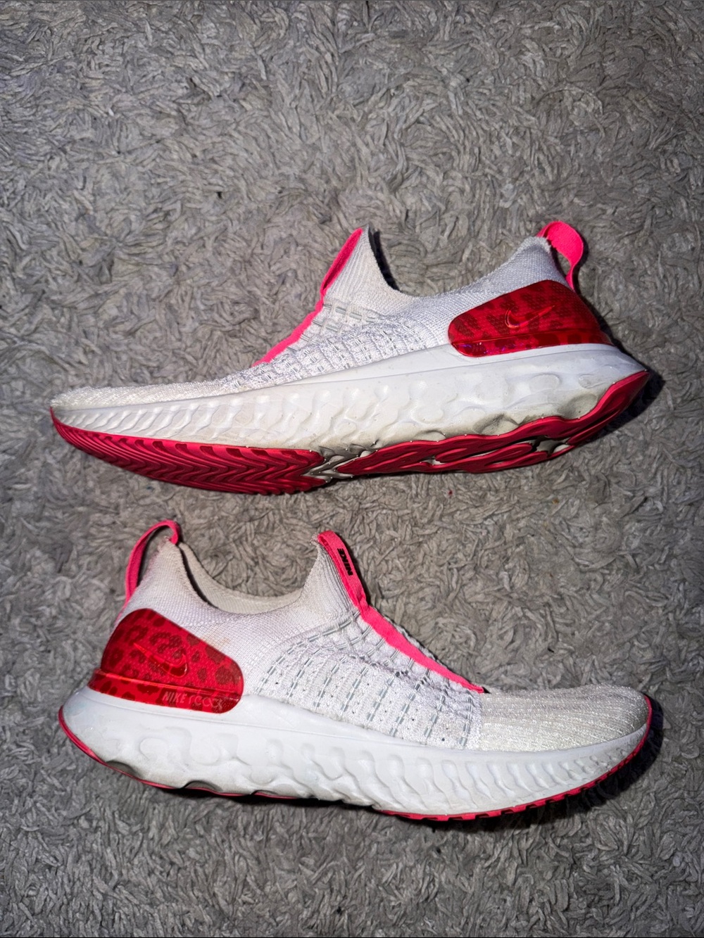 Nike Women’s White Slip-On Knit Sneakers with Hot Pink Accents - Picture 4 of 6